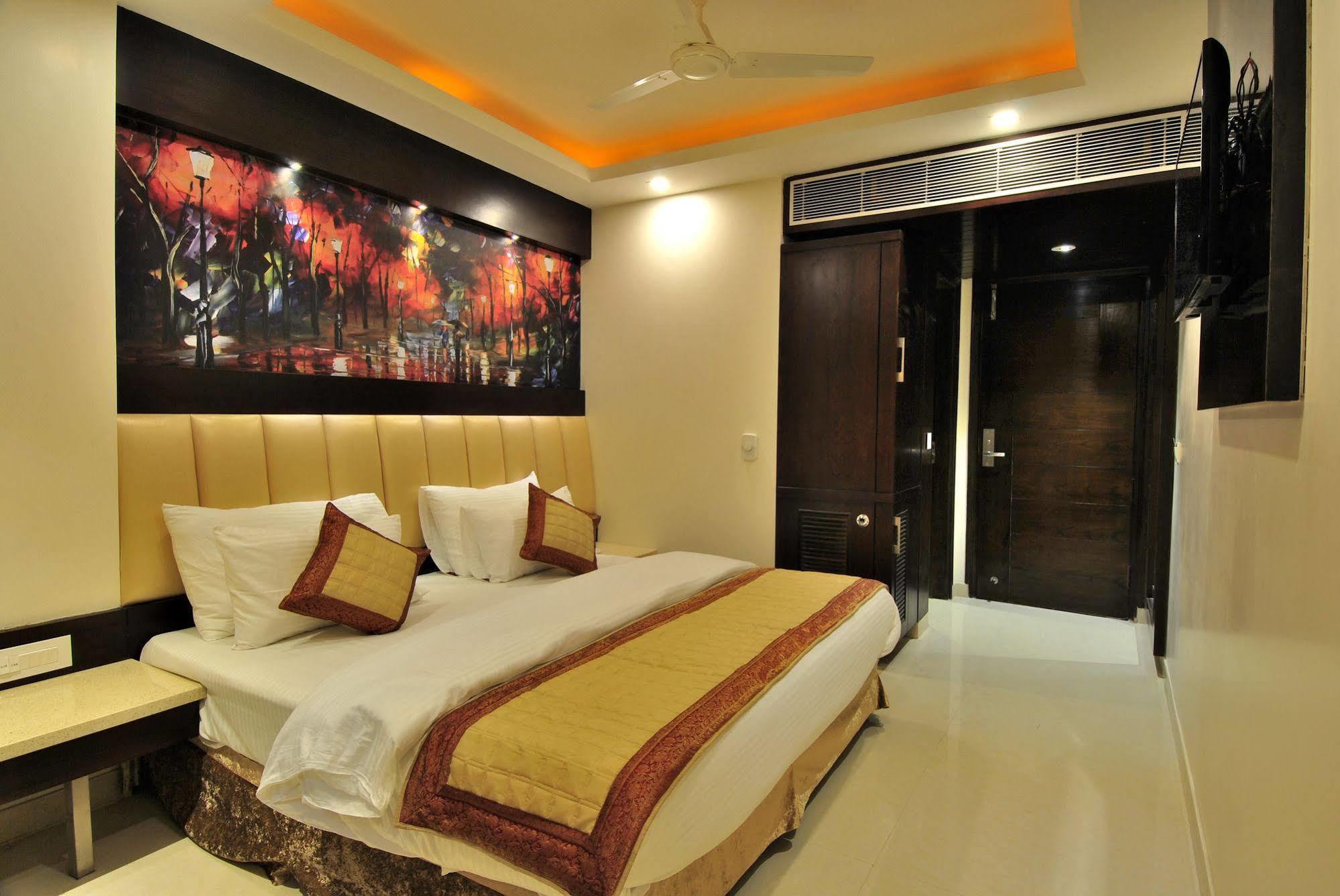 Отель Sai Miracle - Luxury Living Нью-Дели Экстерьер фото